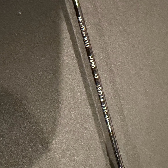 Dior Sleek Black Cat-Eye Sunglasses - Picture 3 of 5